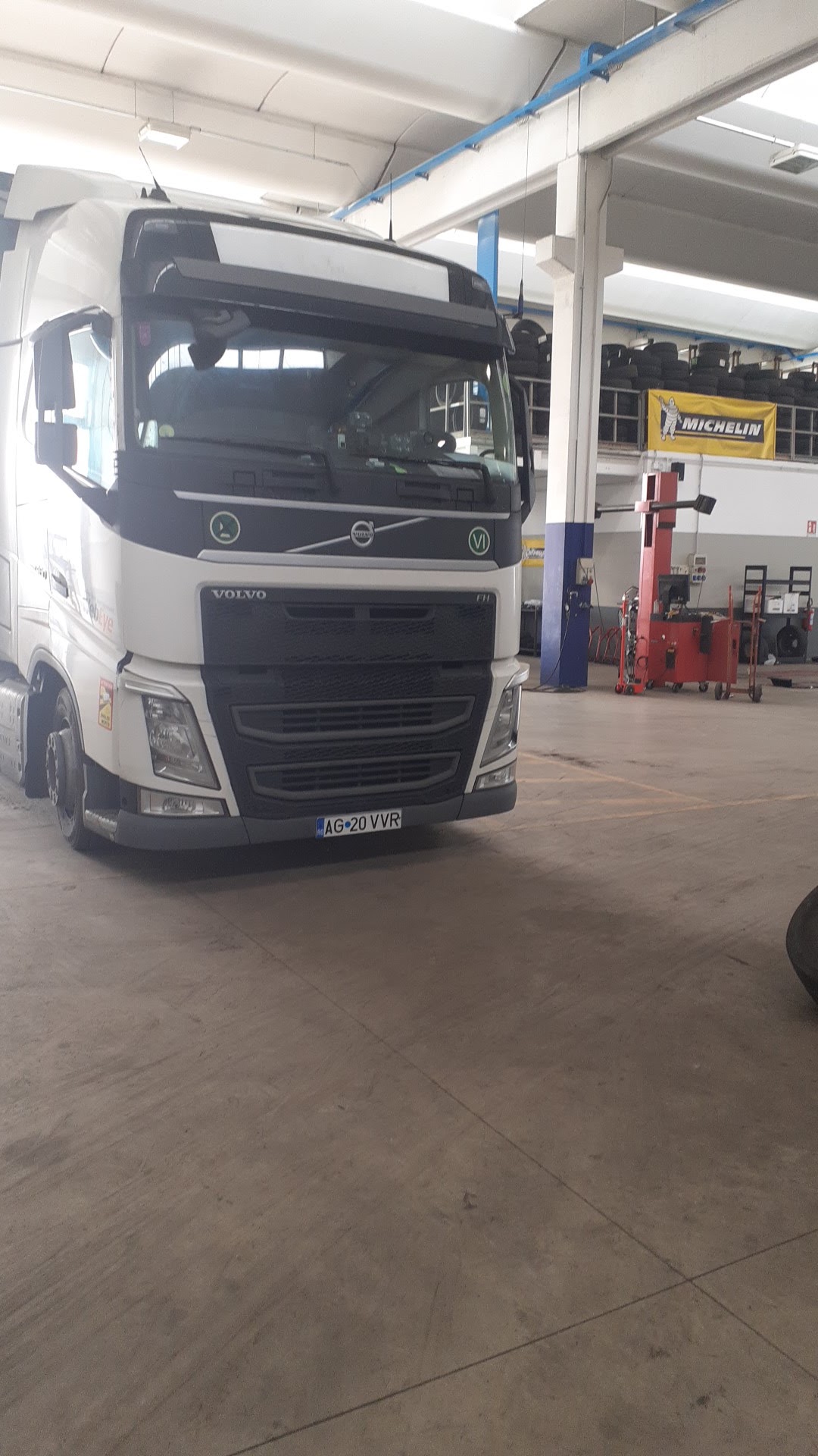 Autocarro assistito nell’officina Baldini Gomme